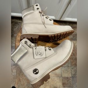 Timberland Womens Premium A2798 cream color  Waterproof Lace Up Ankle Boots, 7.5